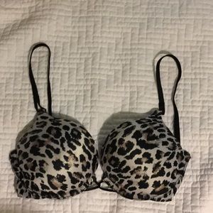 VS leopard Bombshell add 2cups in 32D